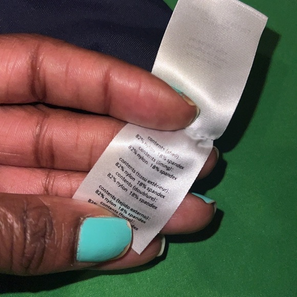 WeWoreWhat Navy Blue Sleeveless Crop Tank Top size Medium - Picture 9 of 10